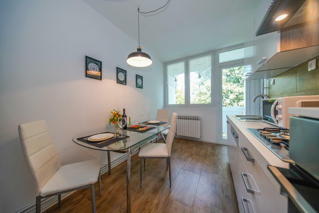 Apartment Happy Day Varazdin Bagian luar foto