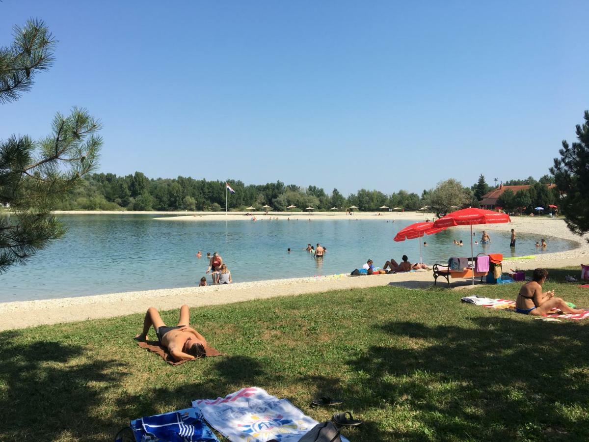 Apartment Happy Day Varazdin Bagian luar foto